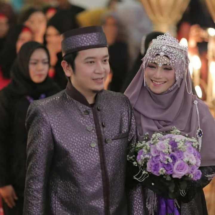 <p>Inka Christie mengakhiri masa lajang saat dinikahi Sandiego Africo di Grand Ballroom La Gardena Kopo Square, Bandung, Jawa Barat, pada 27 April 2019. Acara digelar secara tertutup dan hanya dihadiri oleh kerabat dekat (Foto: Instagram @inka_christie99).</p>