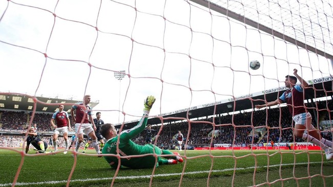 Penentuan Manchester City atau Liverpool yang meraih gelar Liga Inggris bisa ditentukan lewat detail kecil yakni berupa jarak 2,95 sentimeter.