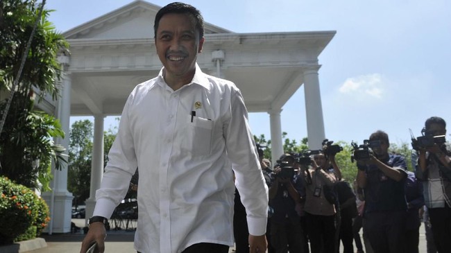 Salah satu anggota Paskibraka yang dikerjai Imam Nahrawi merupakan siswi asal Riau, yang kebetulan berulang tahun hari ini.