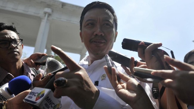 Imam Nahrawi membantah kabar yang menyatakan dirinya mengundurkan diri dari jabatan Menteri Pemuda dan Olahraga.