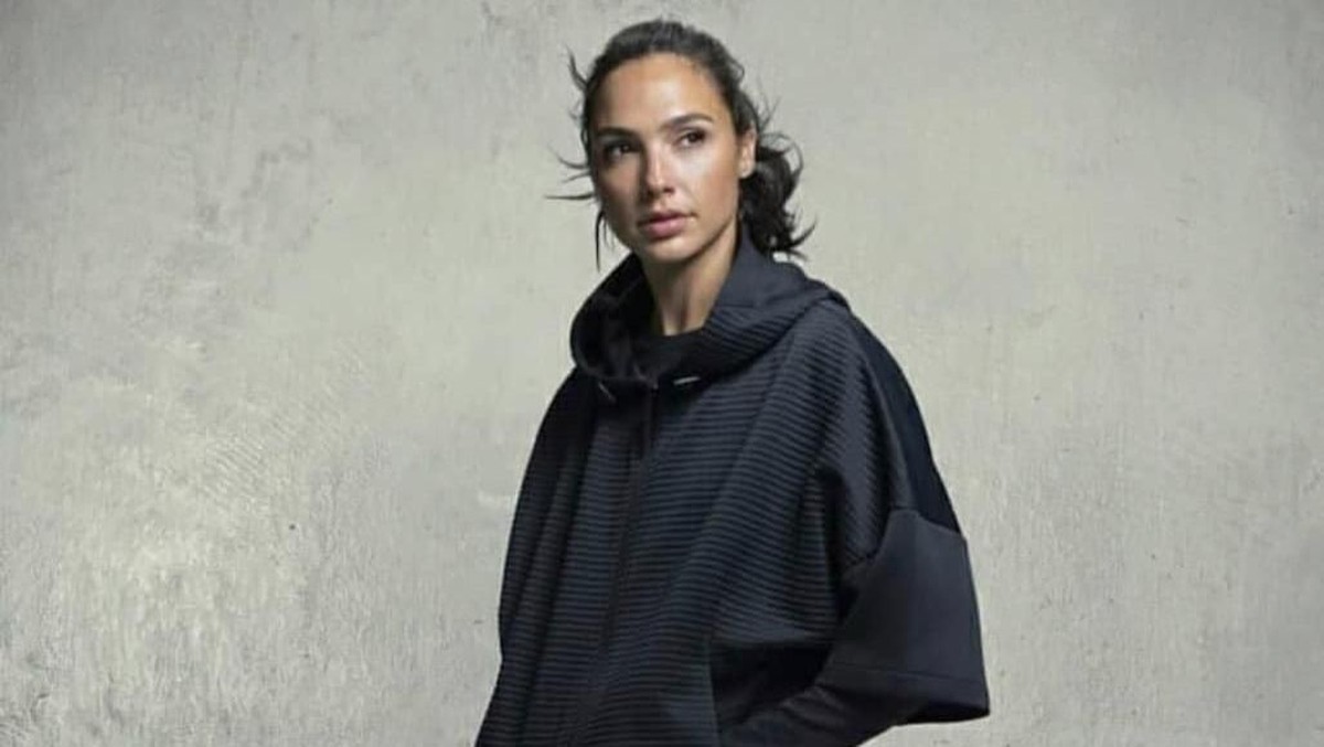 Aktris cantik&comma; Gal Gadot&comma; tengah berulang tahun yang ke-34 pada hari ini&comma; Selasa &lpar;30&sol;4&rpar;&period; Insertizen intip enam gaya kece dari pemeran Wonder Woman ini&period;