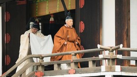 Rangkaian Panjang Penyerahan Takhta Kekaisaran Jepang