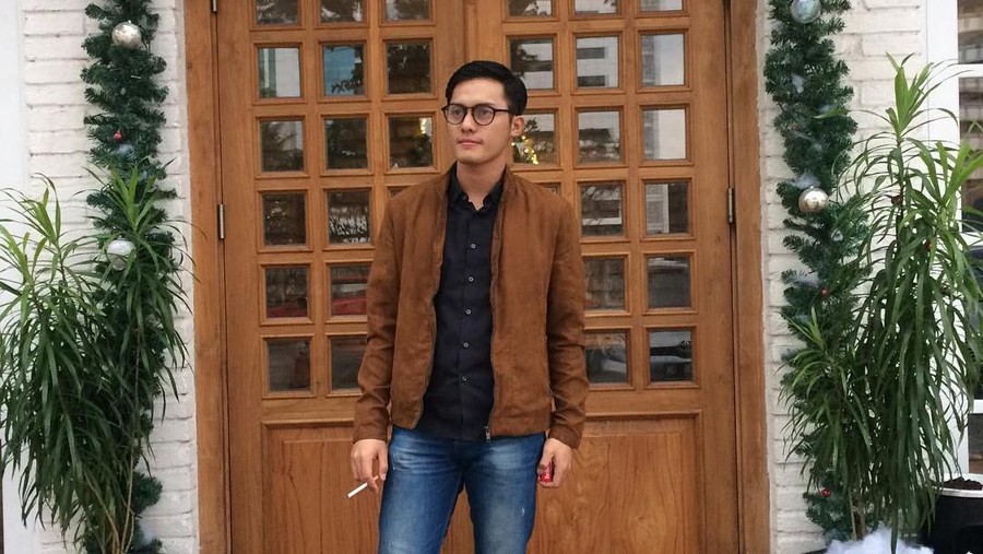 Muzdalifah beberapa waktu lalu terlihat sangat marah ketika sang suami, Fadel Islami, disebut tidak mempunyai pekerjaan. Lalu benarkah tuduhan tersebut?