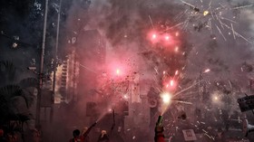 Kembang Api Akhiri Aksi May Day di Patung Kuda Jakarta