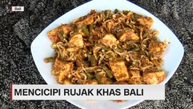 VIDEO: Mencicipi Rujak Khas Bali, Pedasnya Bikin Ketagihan