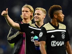 Donny van de Beek Ingin Ikuti Jejak Van der Sar dan Van Persie di MU