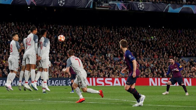Berikut prediksi susunan pemain Liverpool vs Barcelona pada leg kedua semifinal Liga Champions di Stadion Anfield, Selasa (7/5) waktu setempat.