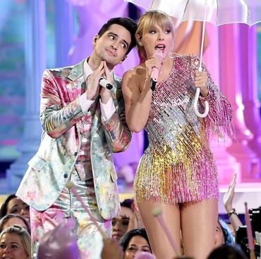 'ME!' Duet Paling Dinanti dengan Rona Warna-warni