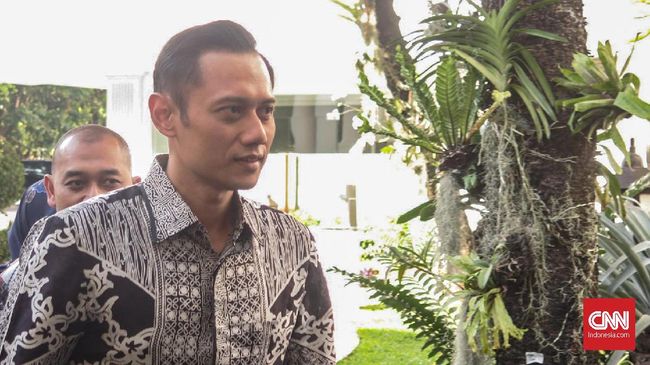 AHY Saran Sengketa Pilpres Dibawa ke MK AHY menegaskan partai Demokrat tidak akan terlibat langkah di luar konstitusi.