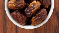 Inilah Ciri-ciri Kurma Palsu hingga Cara Membedakannya