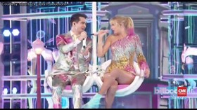 VIDEO: Warna-warni Taylor Swift, Payung dan Marching Band