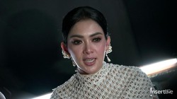 Syahrini Foto Kenakan Topi Lebar, Netizen: Enggak Sekalian Pakai Terpal