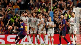 Tendangan Bebas Messi Buat Liverpool Merana