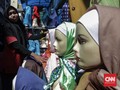 Bima Arya Temukan 6 Ibu-ibu Belanja Baju Lebaran Pakai Bansos