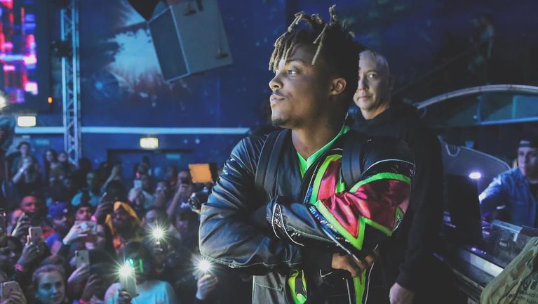 Inilah 7 potret keren Juice WRLD, seorang penyanyi pendatang baru yang meraih penghargaan untuk nominasi Top New Artist di Billboard Music Awards 2019.