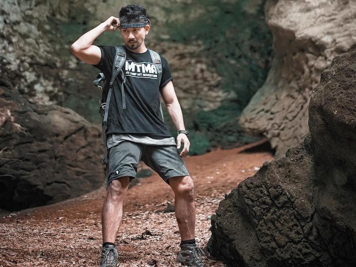 Denny Sumargo dan Vincent Verhaag menikmati liburan serunya di MTMA Survival Kutai yang tayang pada Minggu &lpar;5&sol;5&rpar; pukul 08&period;30 WIB hanya di Trans TV&period;