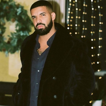 Drake Beli Pesawat Senilai Rp 2,6 Triliun Berlapis Emas