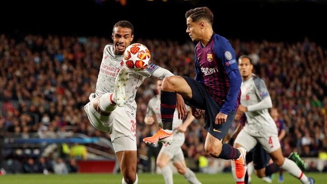 Hotel tempat menginap rombongan tim Barcelona diganggu para fan Liverpool dengan petasan jelang leg kedua semifinal Liga Champions, Rabu (8/5) dini hari WIB.