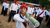 FOTO: 'Menitip' Doa pada Roket di Myanmar Sekitar 12 hari setelah perayaan tahun baru Myanmar, waktunya komunitas Pa'O menggelar kompetisi roket tahunan di Nantar untuk memohon hujan dan kesuksesan.