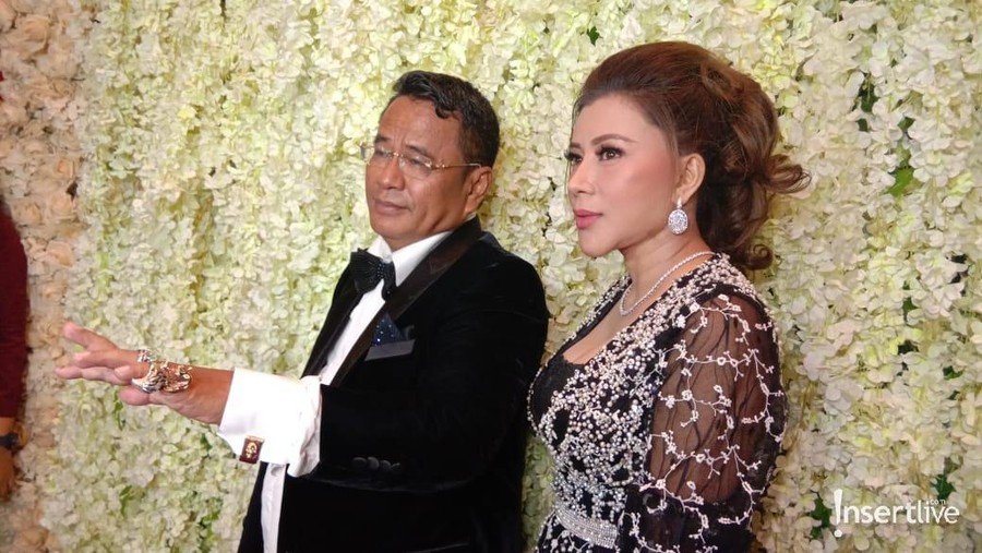 Hotman Paris terlihat hadir di acara dinner silaturahmi Syahrini dan Reino Barack.