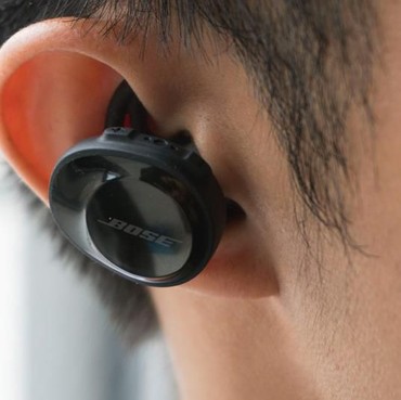 Ini Deretan Maskapai yang Larang Penumpang Pakai Headset Bluetooth di Pesawat