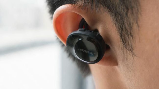 Ini Deretan Maskapai yang Larang Penumpang Pakai Headset Bluetooth di Pesawat