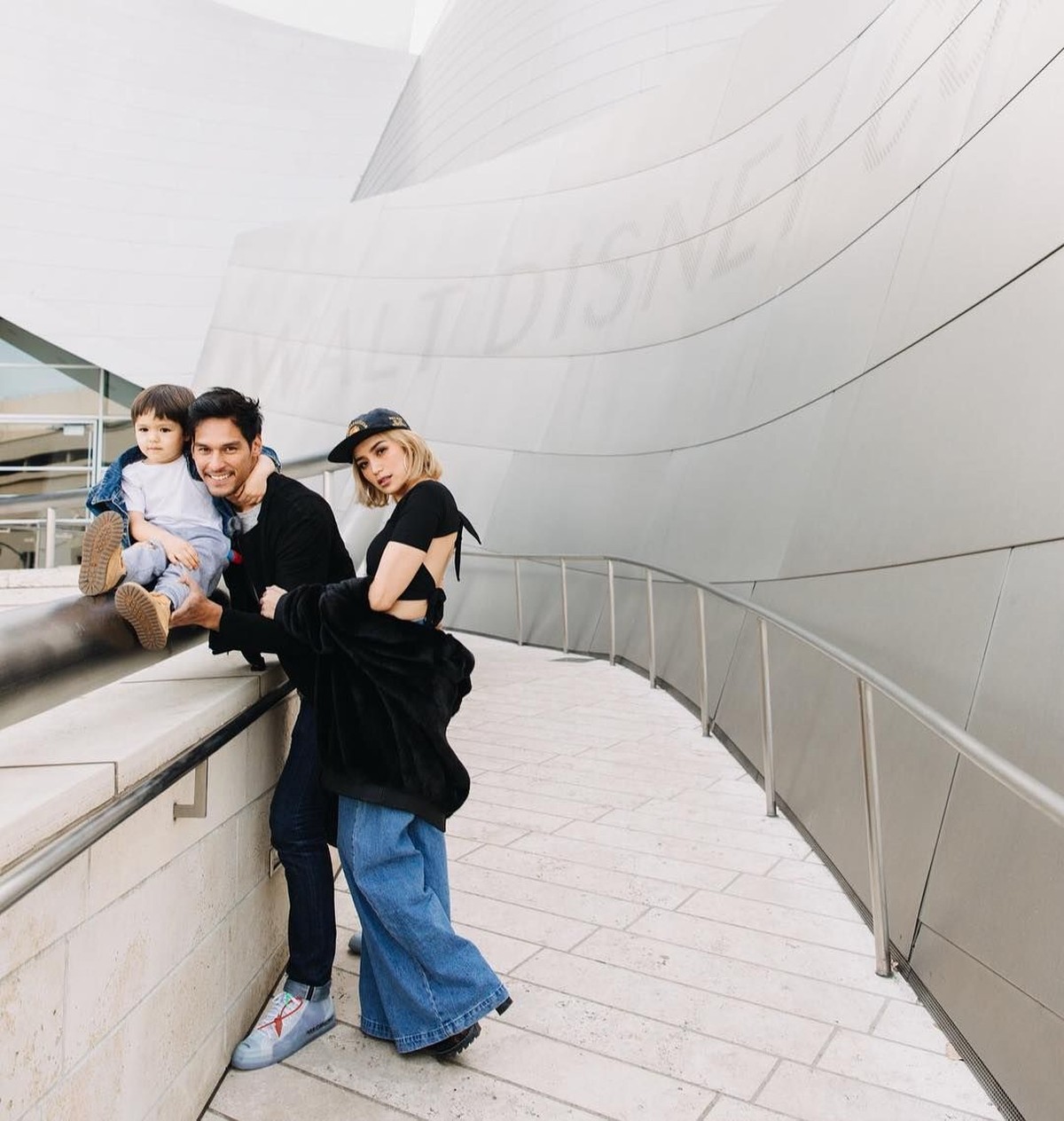 Richard Kyle resmi melamar Jessica Iskandar di Amerika&period; 6 potret mesra Richard dan anak Jedar ini pun membuktikan bahwa Richard sudah layak jadi ayah sambung&period;