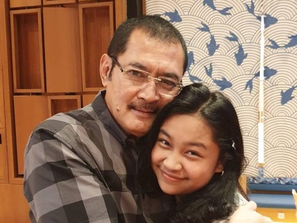 7 Potret Kedekatan Bambang Trihatmodjo dengan Putri Bungsunya