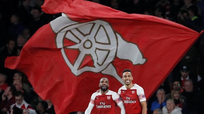 Arsenal melaju ke final Liga Europa usai kalahkan Valencia dengan skor agregat 7-3 dan akan bertemu Chelsea usai kalahkan Eintracht Frankfurt lewat adu penalti.