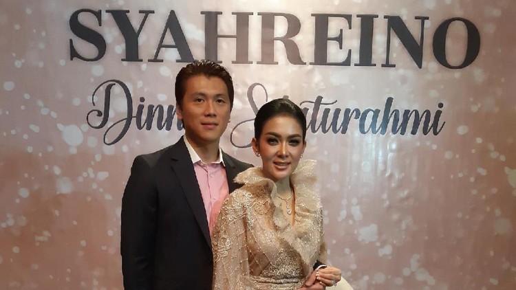 Aktivitas Syahrini bertambah jelang Ramadhan 2019. Salah satunya, mulai bangun pagi dan belajar masak untuk suami tercinta, Reino Barack.