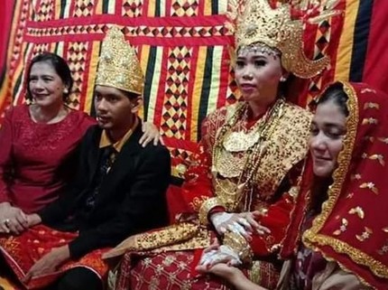 Dukungan Lydia Kandou di Hari Pernikahan Putra Bungsunya