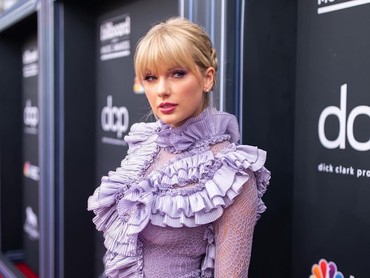 Rilis 'You Need To Calm', Taylor Swift Sindir Kim Kardashian?