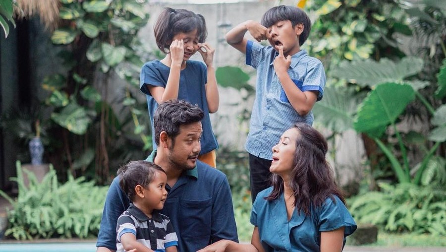 Peran Penting Dwi Sasono di Karier Sang Anak Dwi Sasono sosok di balik sukes akting putrinya.