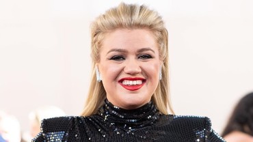 Lirik Lagu Miss Independent - Kelly Clarkson