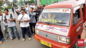 Pemkot Bekasi: Angkot Online vs 'Ngetem' Bisa Picu Gesekan