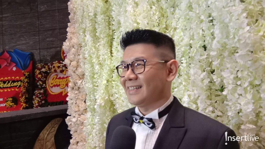 Desainer Danny Satriadi turut hadir dalam acara Dinner Silaturahmi Syahrini dan Reino Barack.