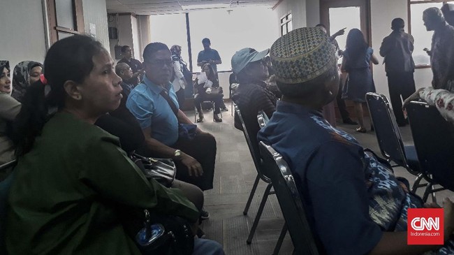 Nasabah AJB Bumiputera sampai saat ini masih menunggu kepastian pencairan klaim mereka. Sampai saat ini nasabah masih diberi 'janji surga' atas dana mereka.