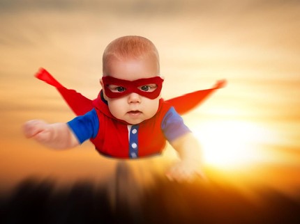 15 Inspirasi Nama Bayi dari Karakter DC Comics