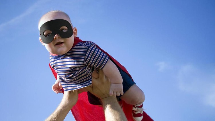 Bagi Bunda dan Ayah penggemar cerita dari DC Comics, coba yuk cari inspirasi nama bayi dari tokoh-tokohnya.