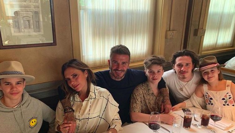 Berulang tahun ke-44, David Beckham dapat kado sederhana dari istrinya, Victoria Beckham berupa deodoran.