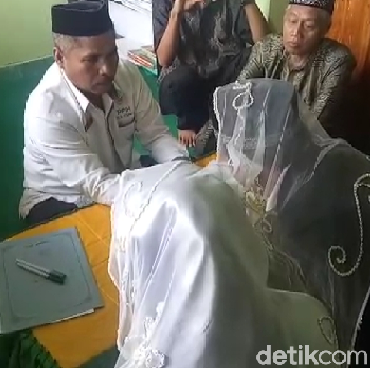 Siapa Wali Nikah Wanita Mualaf? Ini Kata Ulama