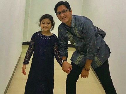7 Potret Manis Andre Taulany Bersama Putri Bungsunya, Arlova