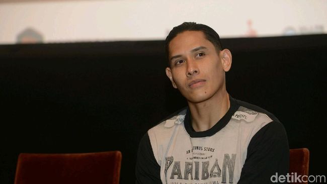 Ganindra Bimo dan Adipati Dolken Makin Serius Bisnis