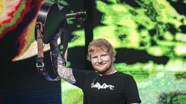 Ed Sheeran bantah menggunakan ide orang lain dan mengubahnya menjadi Shape of You dalam persidangan Senin (7/3).