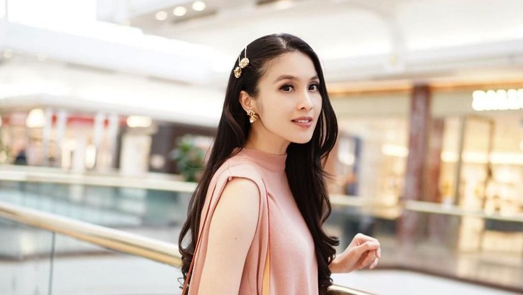 Di kehamilan anak keduanya, Sandra Dewi mengaku lebih sering tidur.