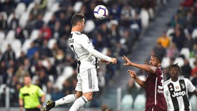 Ronaldo Cetak Gol Sundulan ke-100 di Laga Juventus vs Torino