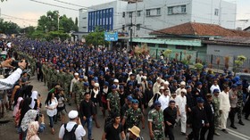 Ribuan Warga Badui Turun Gunung Jalani Tradisi Seba