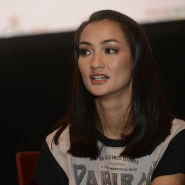 Dituding Tak Setuju 'New Normal', Ini Jawaban Atiqah Hasiholan