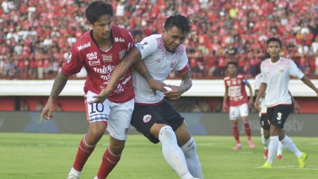 Persija Jakarta gagal menuntaskan beberapa peluang emas. Bali United mencetak keunggulan di menit 82.