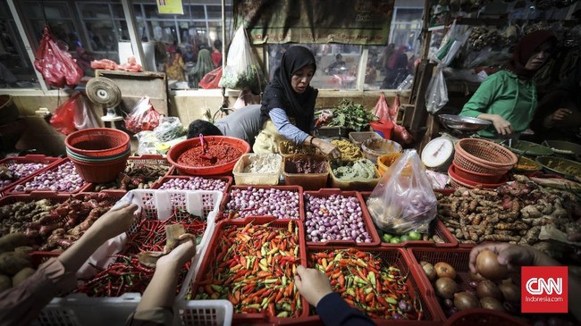 Kemendag percaya diri harga minyak goreng dan sembako lainnya turun usai tahun baru. Berikut faktor yang membuat mereka percaya diri.